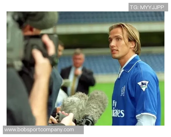 四名英超球员齐发力荷兰队历史首次同场破门创佳绩