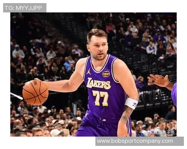 詹东再创佳绩同场砍下30分5篮板5助攻平历史纪录展现强大实力