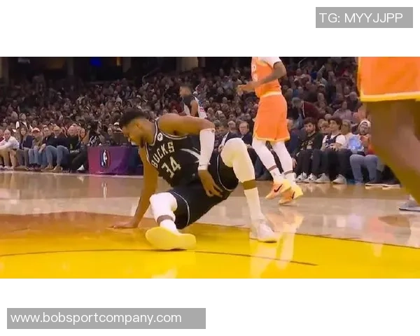 字母哥回忆受伤时刻如遭重击却发现四周无人感慨不已