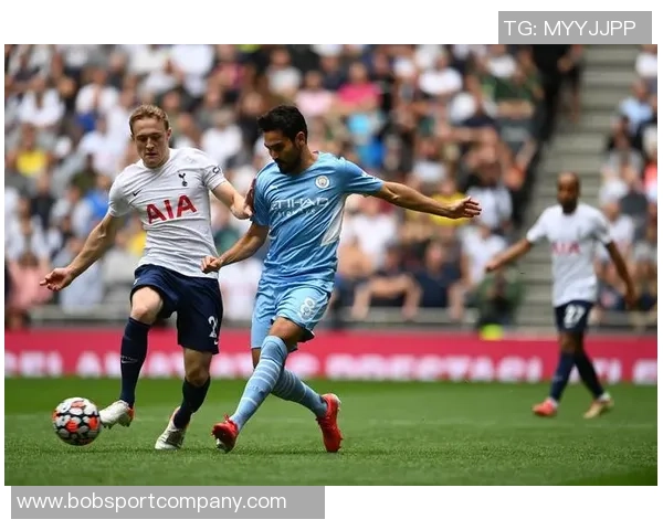 差点出事！热刺后场出球被断，勒温得球后扫射高出横梁