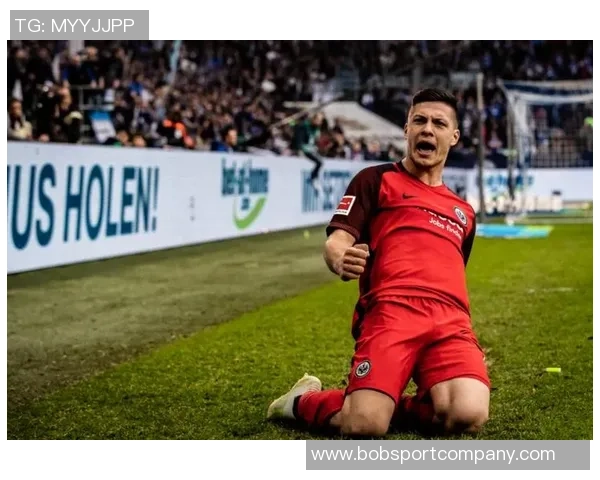 约维奇半场表现惊艳15分钟内斩获11分3板3助助球队领先