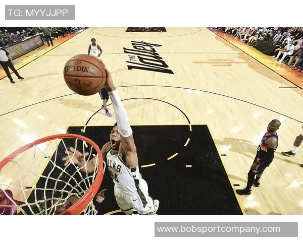 字母哥首节表现出色轻松拿下6分3篮板2助攻展现强大实力