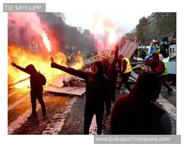 法国庆祝阿尔及利亚晋级引发骚乱巴黎政府紧急发出安全警告